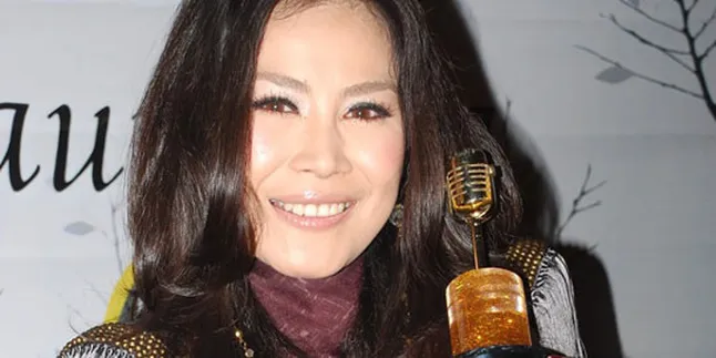 Sonja Sambungkan Profesi Lama ke Musik