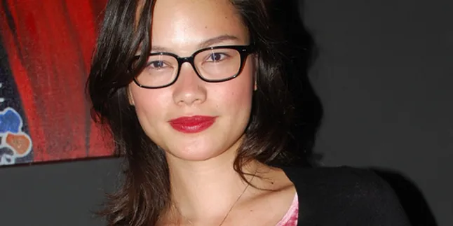 Jenuh, Tracy Trinita 'Banting Setir'