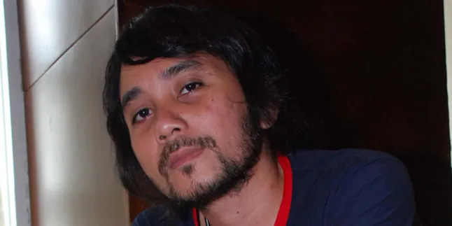 Junior Tak Bisa Lepas Dari Bayangan Koes Plus