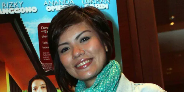 Aline Adita: Adegan Bikini Cuma Sebentar