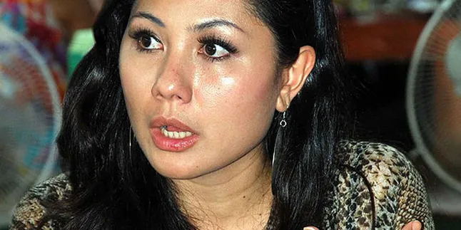 Emma Waroka Laporkan Alex ke Polres Jaksel