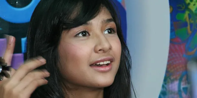 Mikha Tambayong Cari Pacar Lancar Bahasa Inggris