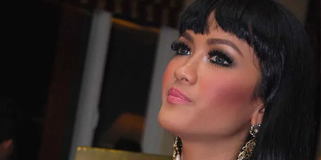 Julia Perez Dapat Image Baru Sebagai Penari Karawang