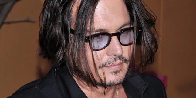 Johnny Depp Bintangi 'SNOW WHITE AND THE HUNTSMAN' Johnny Depp Bintangi 'SNOW WHITE AND THE HUNTSMAN'