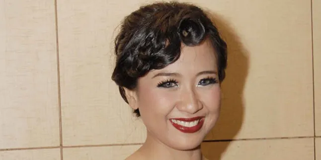 Astrid Sartiasari Gelar Acara Musik Amal Astrid Sartiasari Gelar Acara Musik Amal