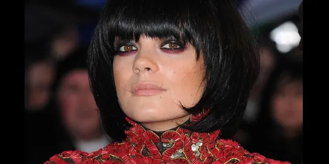 Selebriti Inggris Nyatakan Simpati Untuk Lily Allen Selebriti Inggris Nyatakan Simpati Untuk Lily Allen