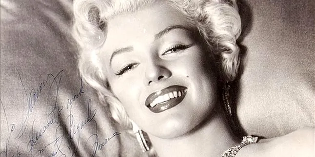 Memorabilia Marilyn Monroe Dilelang
