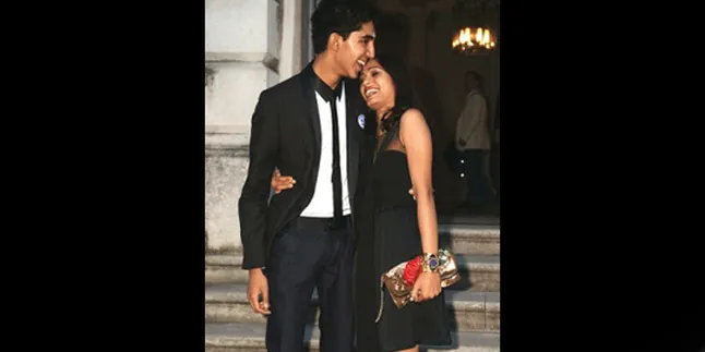 Dev Patel Pernah Tonjok Freida Pinto!