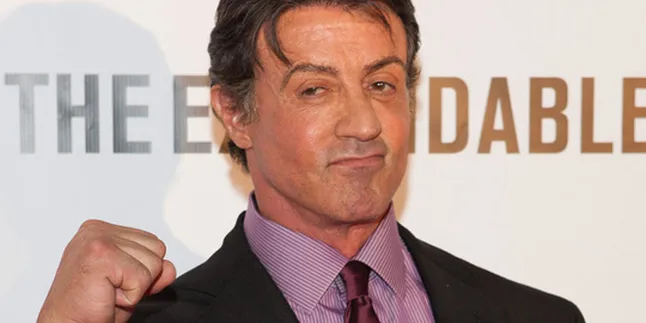 Stallone Gaet Charlie Sheen di Sekuel 'EXPENDABLES'