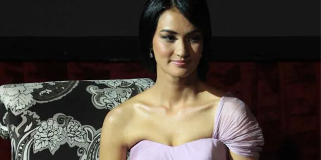 Lux Tidak Janjikan Atiqah Apa-apa Selain Semakin Bersinar