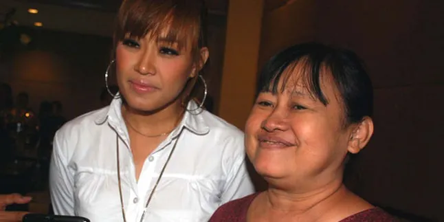 Pinkan Bantah Beri Hadiah Perdamaian ke Mama