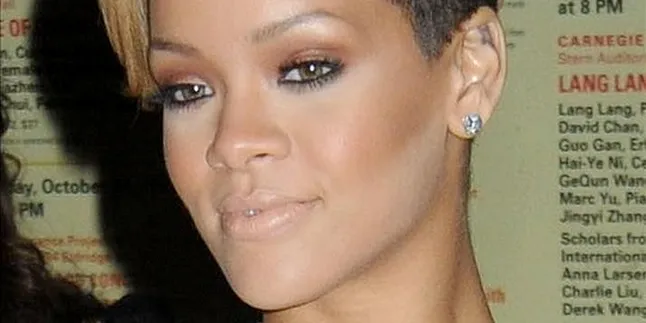 Rihanna Jatuh Cinta Pada London