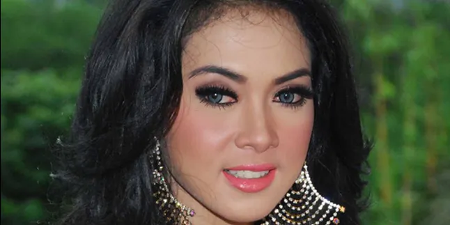 Lewat 'Aku Tak Biasa', Syahrini Ungkapkan Suasana Hatinya