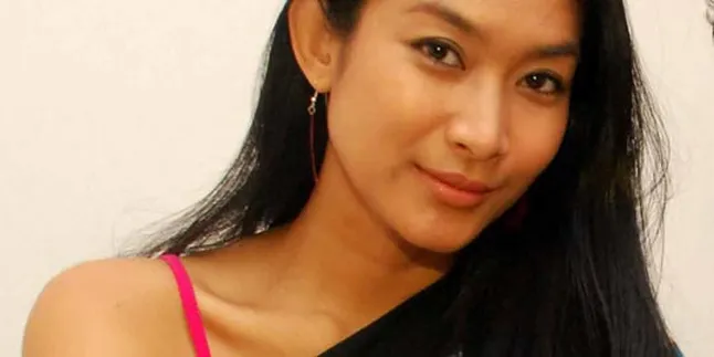 Happy Salma Batal Bulan Madu ke Mediterania