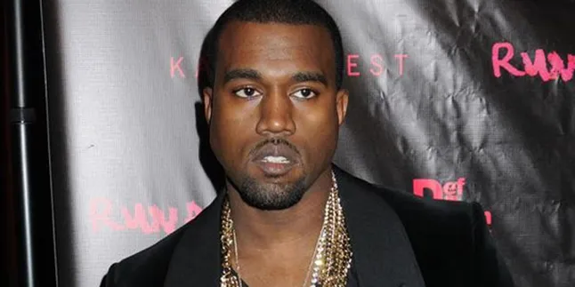 Kanye West Ubah Kokpit Pesawat Jadi Panggung! Kanye West Ubah Kokpit Pesawat Jadi Panggung!