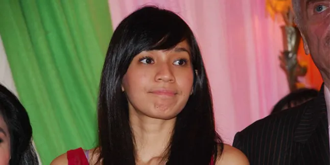 Dhini Aminarti Tak Terbebani Ditanya Soal Momongan