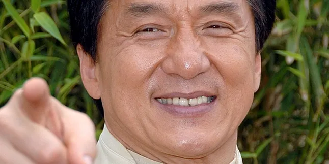 Cita-Cita Jackie Chan Kandas Karena Gigi