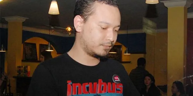 Banyu Biru Lelang Artis, Bantu Korban