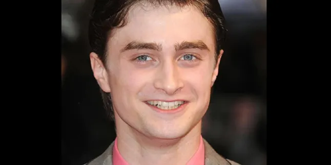 Daniel Radcliffe Curi Kacamata Harry Potter