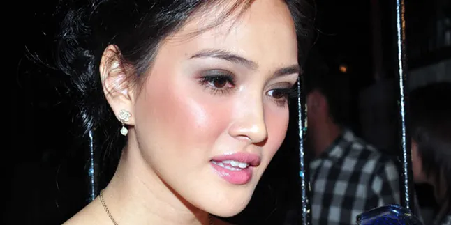Batal Nikah, Shandy Aulia Tak Jawab Gosip Hamil