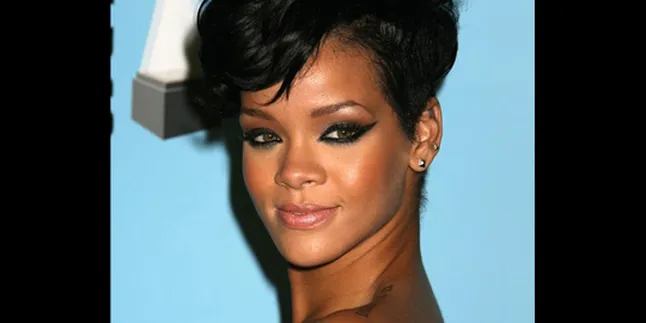 Rihanna Tolak Tawaran Playboy