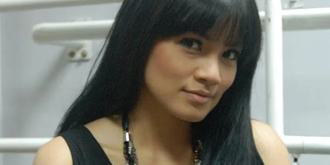 Bantal, 'Jimat' Buat Titi Kamal