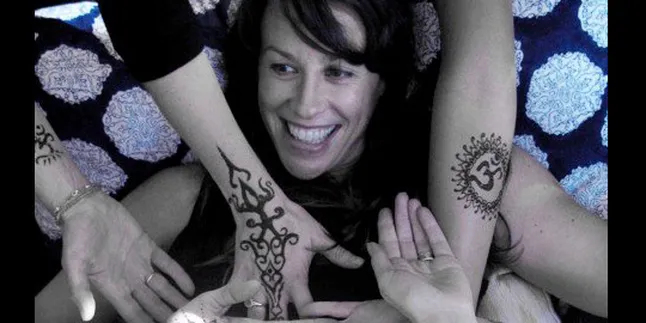 Alanis Morisette Umumkan Jenis Kelamin Bayinya