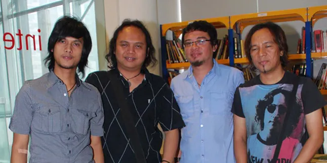 Stinky: Sosialisasi Andre Dengan Masyarakat Kurang Stinky: Sosialisasi Andre Dengan Masyarakat Kurang