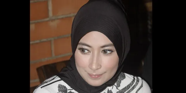 Annisa Trihapsari Rela Tinggalkan Anak Demi Amal