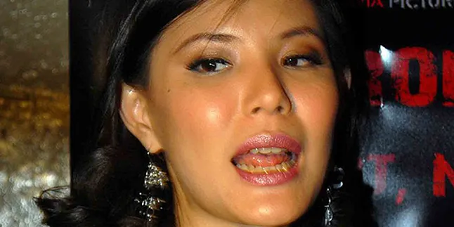 Olga Lidya Bagi-Bagi Buku di Lapas Anak