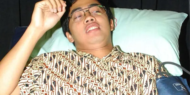 'Darah Keperawanan' Dennis Adishwara Terenggut