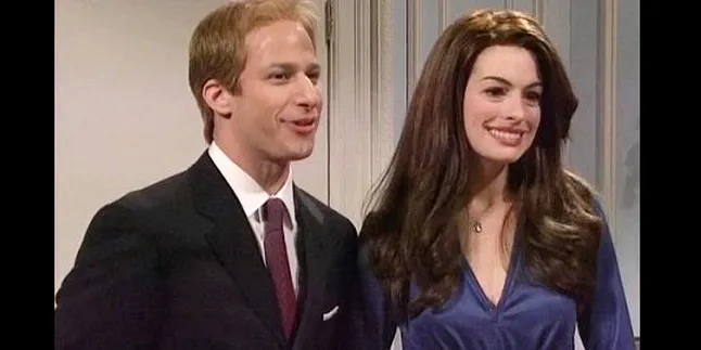 Anne Hathaway Perankan Kate Middleton