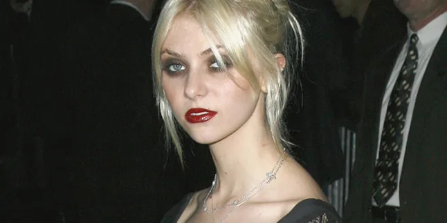 Bermasalah, Taylor Momsen 'Dicadangkan'