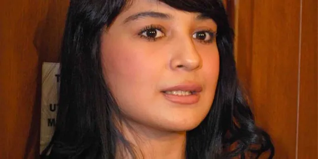 Dinda - Shireen: Dedikasi Almarhum 'Oma' Luar Biasa