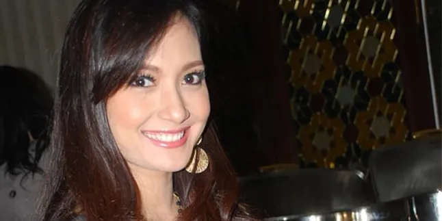 Artika Sari Devi Nomor Duakan Suami