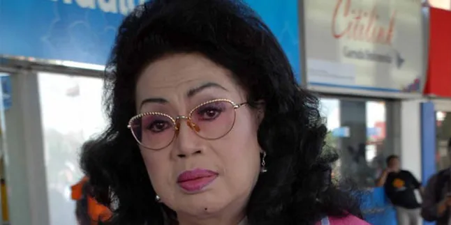 Anak Ida Kusuma: Dandanan Mami Selalu Matching