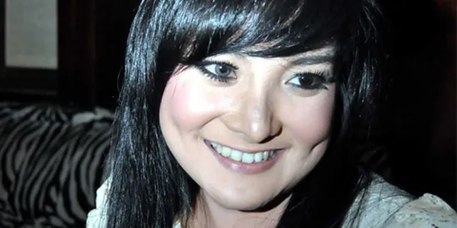 Kiki Amalia Akui Acara Siraman 'Tak Disengaja' Kiki Amalia Akui Acara Siraman 'Tak Disengaja'