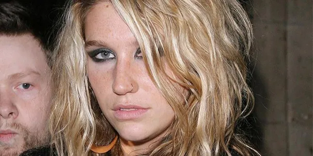 Kesha Campakkan Pacarnya Yang 'Terlalu Girlie'