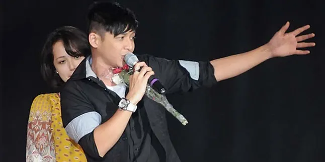 Lamar Adelia, Pasha Naiki Jaguar