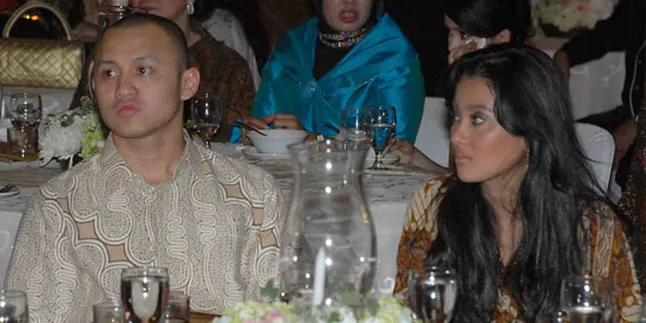 Marcella Zalianty Gelar Acara Siraman