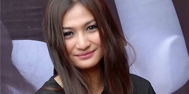 Ketemu Setan, Debby Ayu Lari Sambil Telanjang