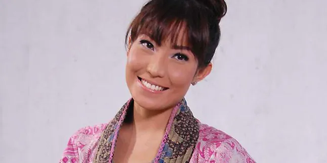 Ayu Dewi Pilih Presenter Ketimbang Sinetron