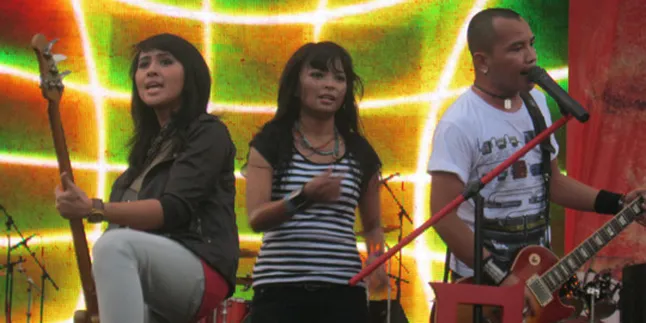 Kerabat Kotak Kumandangkan Indonesia Raya