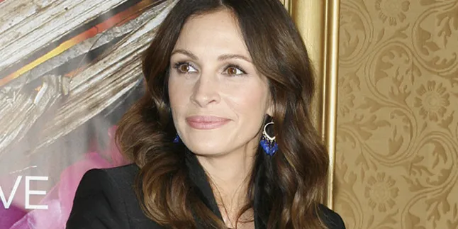 Senyuman Julia Roberts Dibayar $1,5 Juta