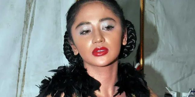 Dewi Perssik Usut Pemicu Gosip Tunggakan Mobil