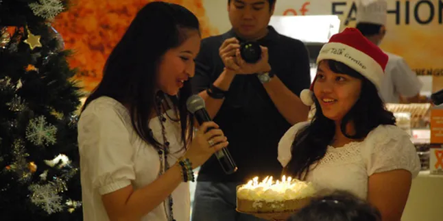 Novita Angie Todong Suami Setiap Ultah