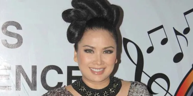 Titi DJ Membantah Kabar Kehamilan