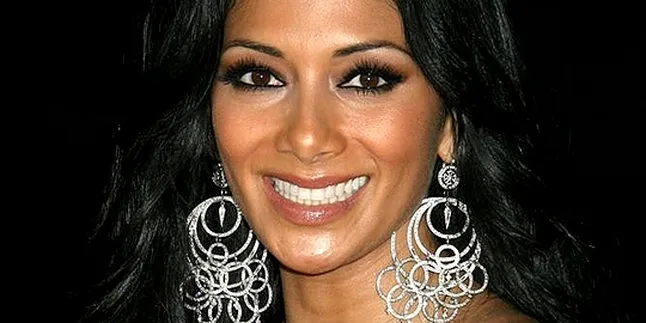 Nicole Scherzinger Bakal Dampingi Cheryl Cole