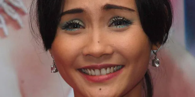 Cheverly Amalia Kelimpungan Garap 'LONDON VIRGINIA'