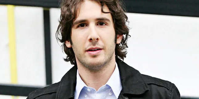 Josh Groban 'Diidolai' Ibu-Ibu!